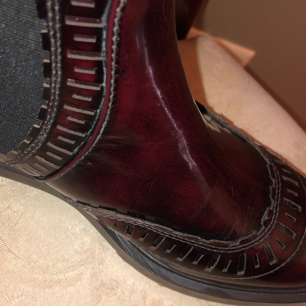 Gorgeous Patent Chelsea Tod’s Boots, Pristine! - Picture 7 of 11